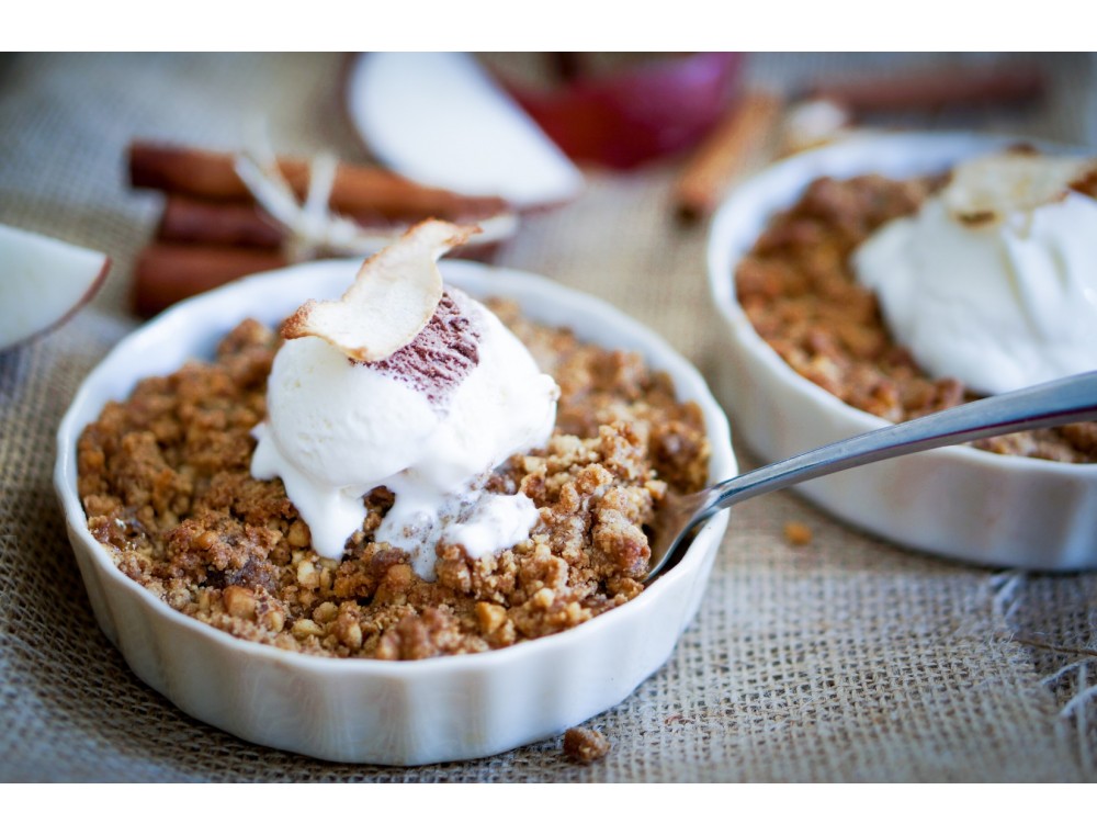 Recette : Crumble pomme-figues & ricotta au sirop de feuille de figuier